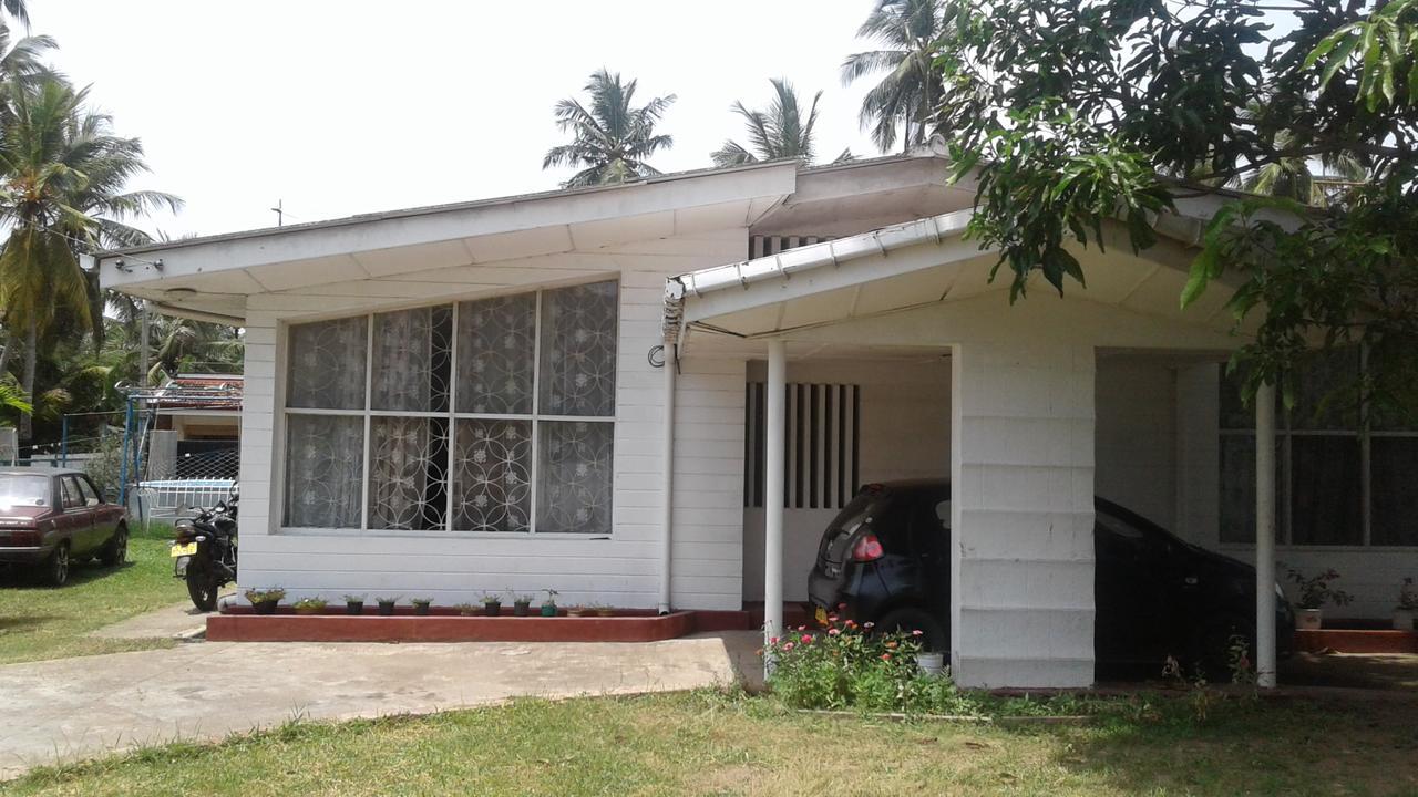 Aeroform Homestay Negombo Esterno foto