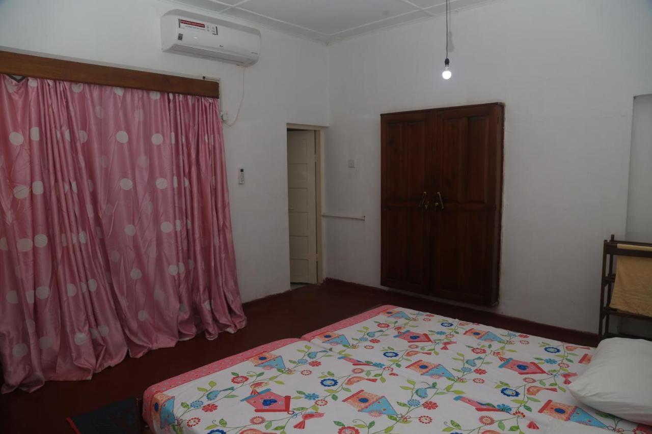 Aeroform Homestay Negombo Esterno foto